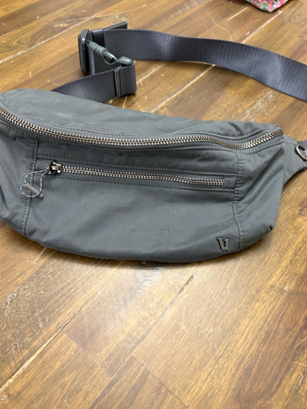 Vuori Grey/green Crossbody Waist Bag with Front Zip Pocket
